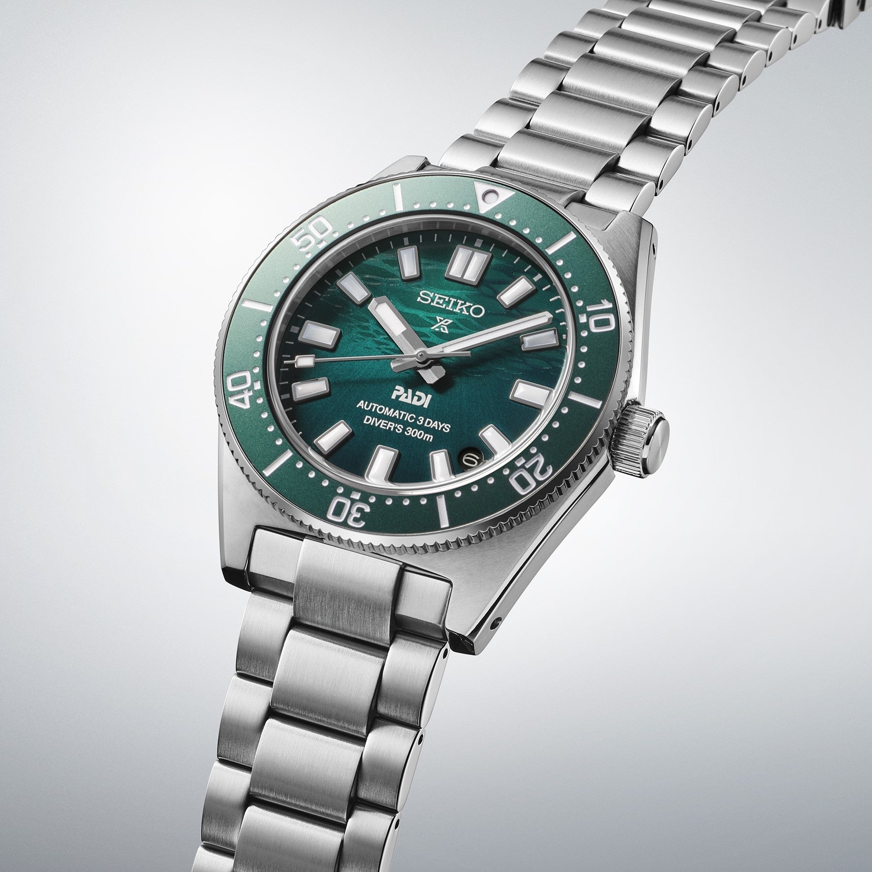 Side angle view of Seiko Prospex 1965 Heritage Divers Special Ed Watch SPB501J1